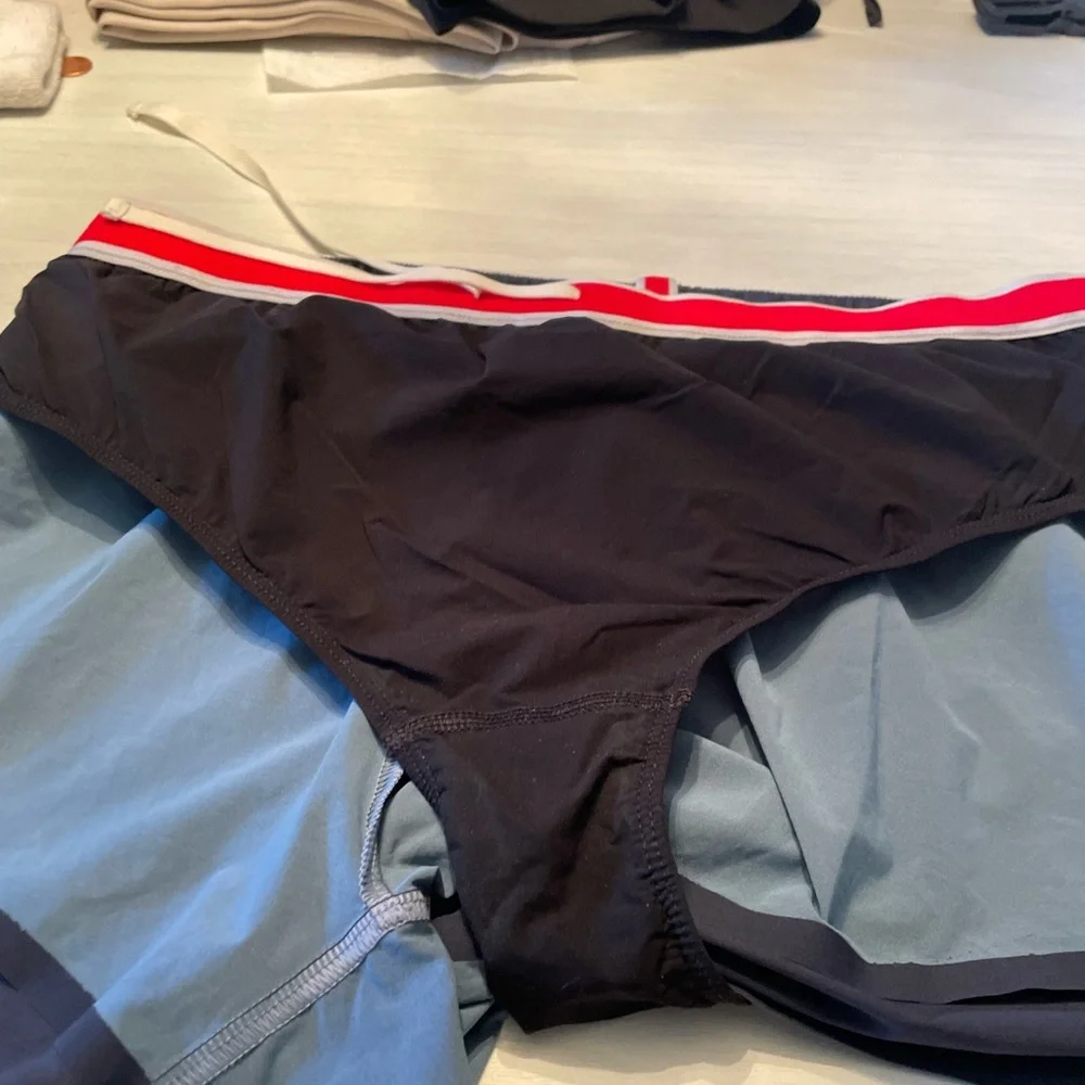 Women’s Tracksmith Navy Strata Short - Picture 5 of 9